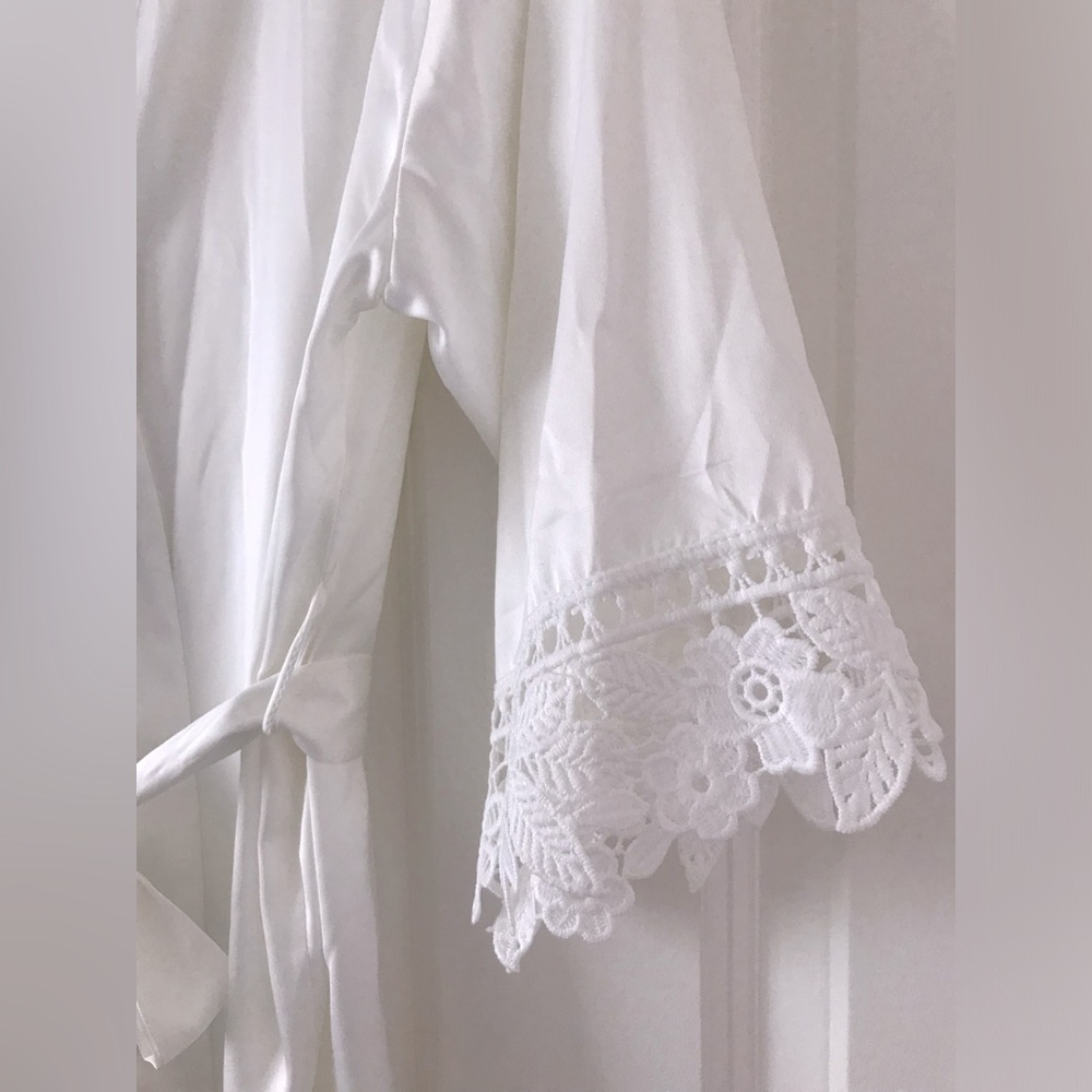 White Lace-Trim Satin Robe - Picture 7 of 15